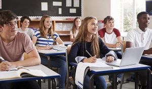 Scuola 2025: tra smartphone vietati e maturità riformata