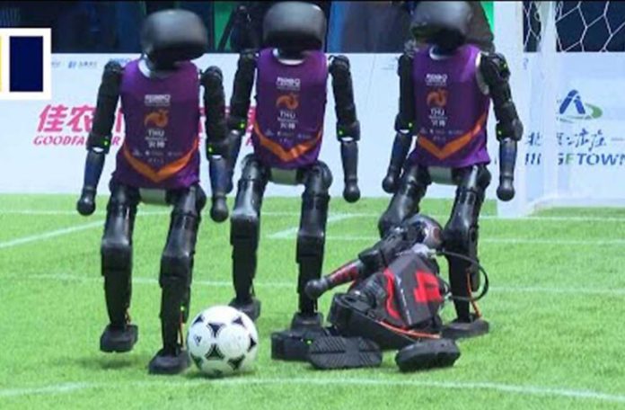 Robot - Immagine da filmato del South China Morning Post Robot