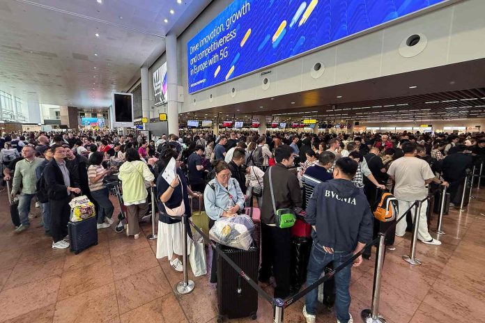People.com Cyberattacco aeroporti europei