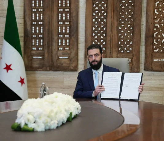 Siria: tregua fragile tra curdi e Al Sharaa nel nord-est Siria curdi Al Sharaa tregua