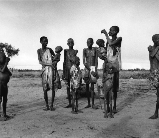 Sudan: 8 Milioni di bambini senza scuola Sudan bambini scuola carestia