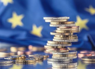 L’Europa punta sull’euro per sfidare il dominio del dollaro Europa Euro Dollaro