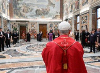 Riarmo globale: Papa Leone XIV contro corsa armamenti Riarmo Papa Leone