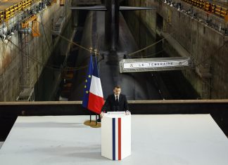 Macron potenzia testate nucleari per ombrello europeo Macron testate nucleari