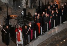 Papa Leone XIV e la Via Crucis al Colosseo 2026 Papa Leone Via Crucis