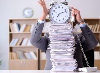 La burocrazia italiana: tra norme e tempi di attesa lunghissimi Burocrazia italiana