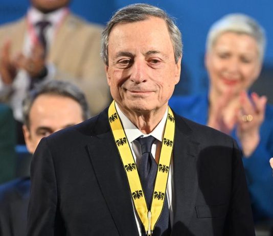 Draghi avverte l’Ue: «Siamo soli nel nuovo ordine globale» Draghi avverte l'Ue