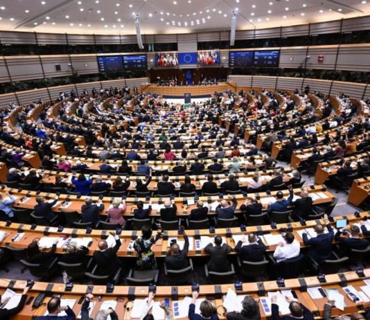 Plenaria del Parlamento europeo: numerosi i temi votati plenaria