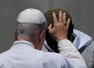 I migranti al centro delle ultime tappe spagnole di Papa Leone XIV migranti Papa Leone