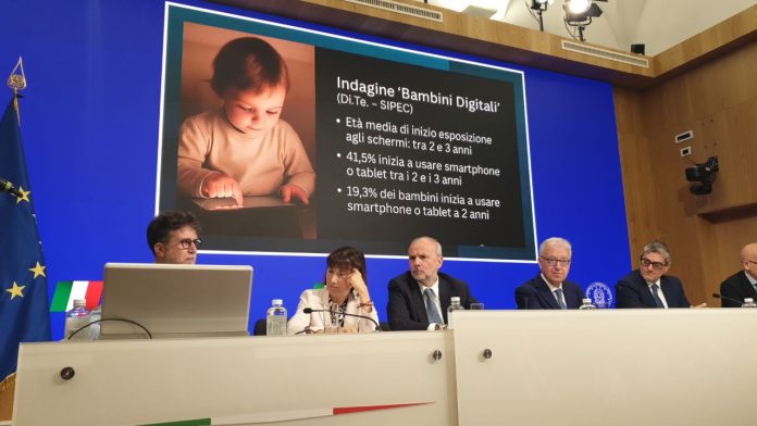 Riccardo Angelo Ronconi Bambini social genitori