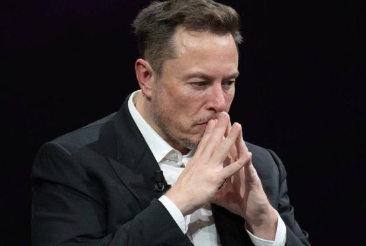 Tra dieci anni il denaro non servirà più parola di Elon Musk Denaro Elon Musk