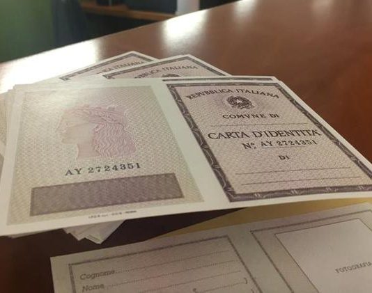 Carta d’identità cartacea, proroga e stop espatrio Carta d'identità cartacea espatrio