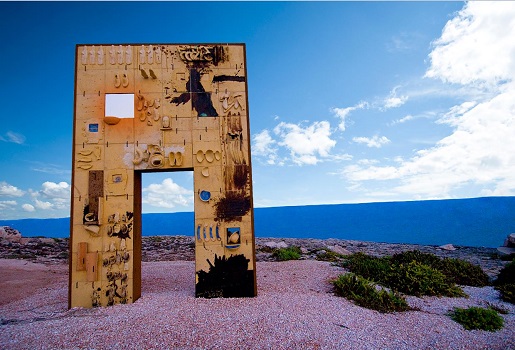 Papa Leone XIV a Lampedusa e la Porta d’Europa Papa Leone Porta d'Europa Lampedusa