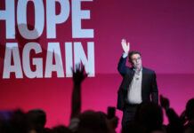 Andy Burnham riapre la Brexit: possibile ritorno nell’Ue