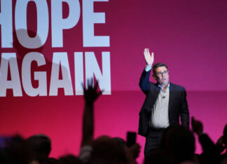 Andy Burnham riapre la Brexit: possibile ritorno nell’Ue